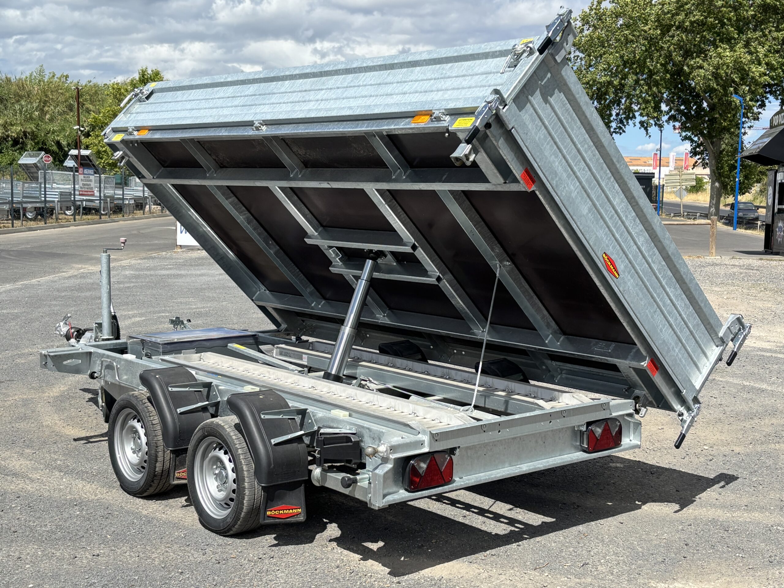 Tribenne 3500 Kg ridelle ACIER 3.24 x 1.80m / Bockmann