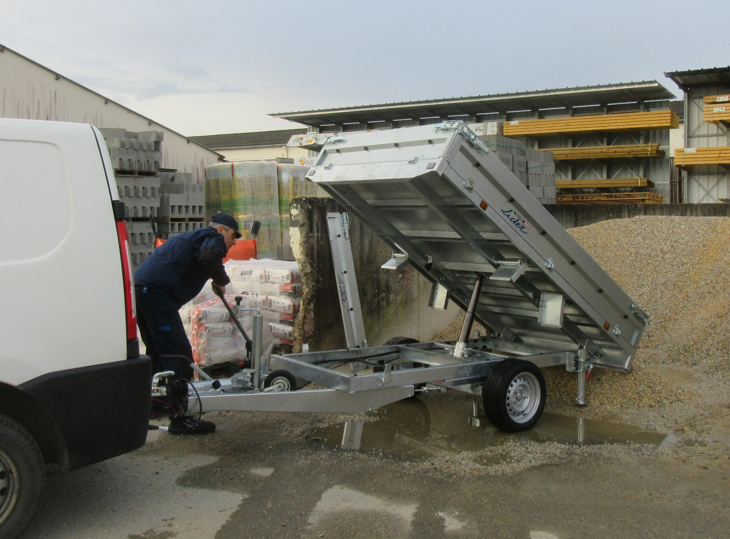 Benne simple essieu 1350 kg LIDER